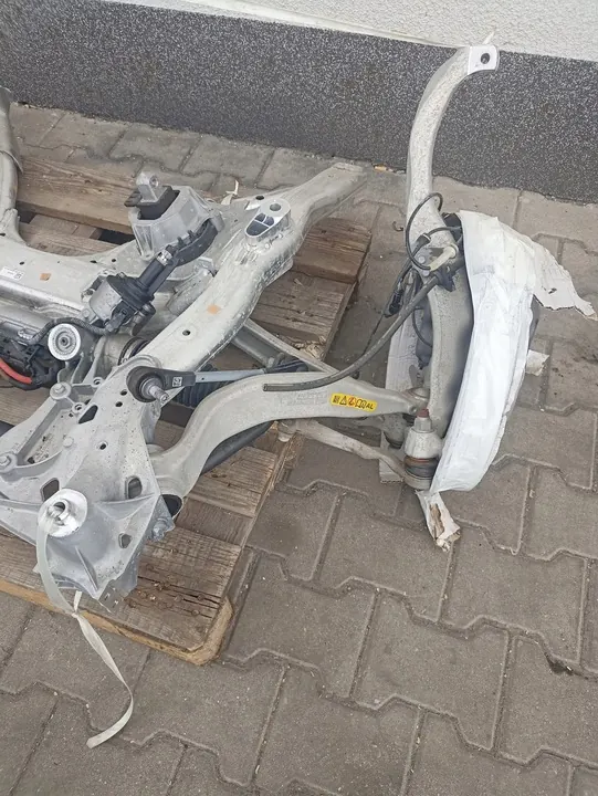 Mozzo di sterzo anteriore sinistro con bracci di controllo BMW 6 GT G32 OEM image 3