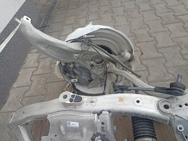 Mozzo di sterzo anteriore sinistro con bracci di controllo BMW 6 GT G32 OEM image 4