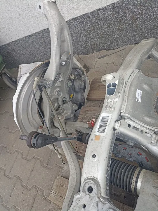 Mozzo di sterzo anteriore sinistro con bracci di controllo BMW 6 GT G32 OEM image 7