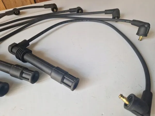 Jeu de câbles d'allumage Magneti Marelli OEM 941319170082 image 4
