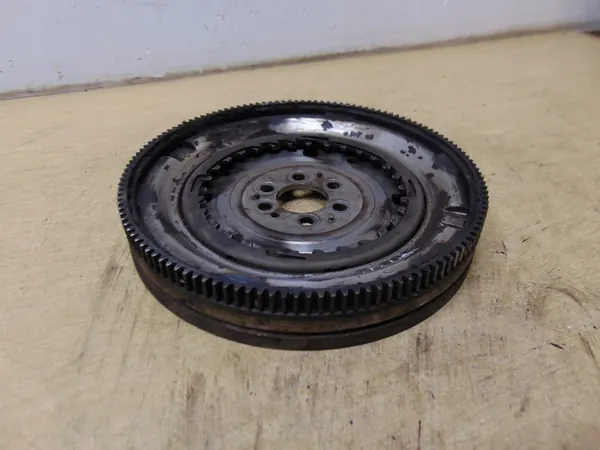 Volante DSG VW Touran 2010- 1.6 TDI image 4