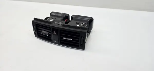 Mercedes-Benz C W204 2009 Dashboard Vent image 2
