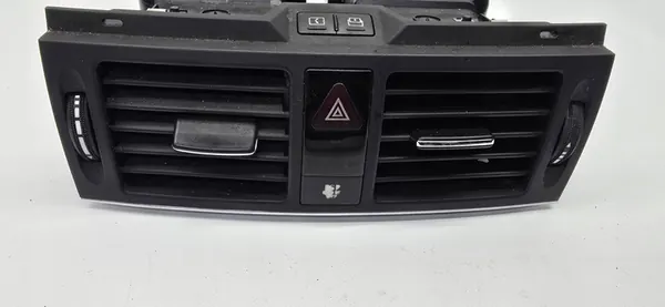 Mercedes-Benz C W204 2009 Dashboard Vent image 3