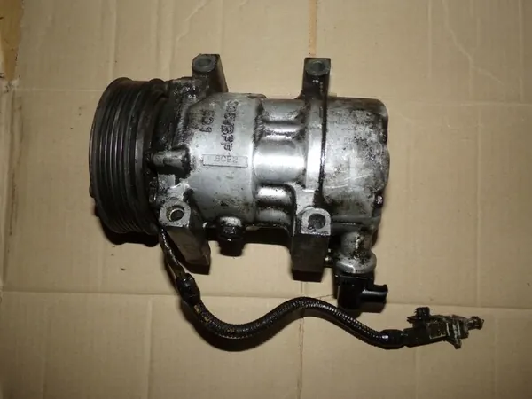 Compressor AC SD6V12 Citroen Peugeot 1.8B LOB image 2