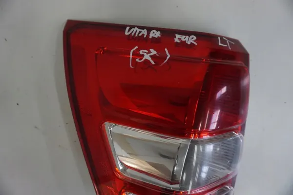 Lámpara trasera izquierda Suzuki Grand Vitara II 2005-2014 image 2