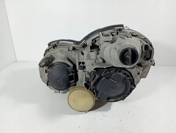 Rechter voorlicht Mercedes W203 C-Klasse A2038203261 image 4