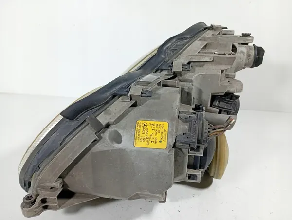 Rechter voorlicht Mercedes W203 C-Klasse A2038203261 image 5