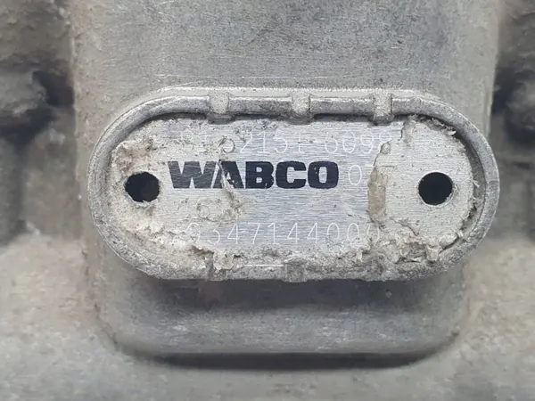 Válvula de secador de ar OEM 8152151-6098 para MAN TGX image 3