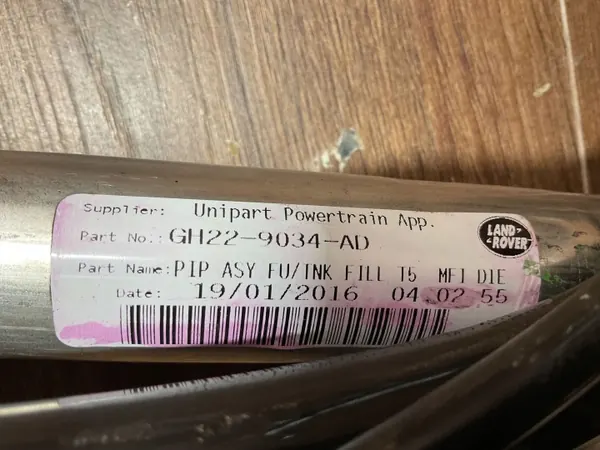 Entrée carburant Land Rover Discovery 4 OEM GH229034AD image 9
