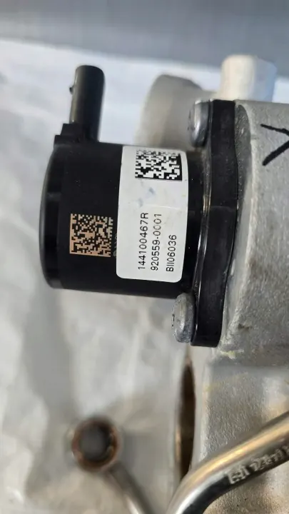 Turbo Renault OEM 144100467R - Usado image 7