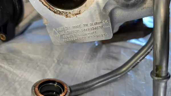 Turbo Renault OEM 144100467R - Usado image 8