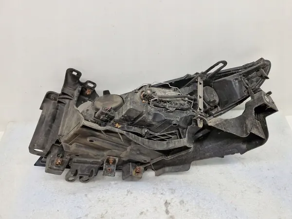 Oikea Etuvalaisin Renault Megane III LIFT LED OEM 260105680R image 4