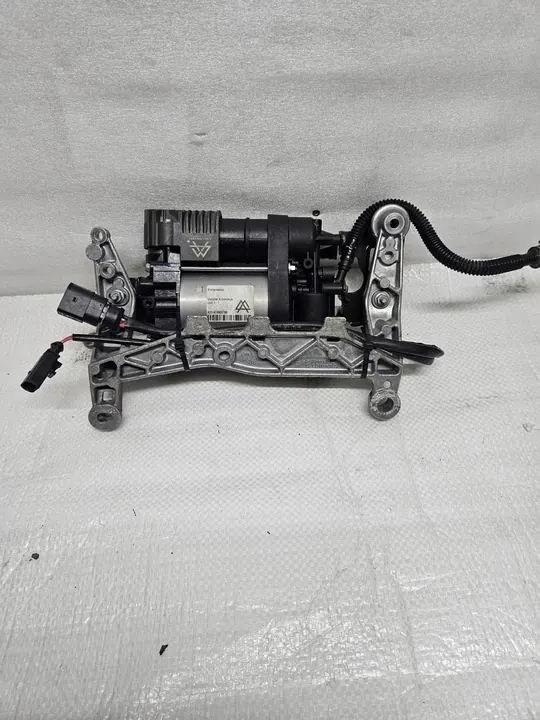 Compressore Sospensione Touareg Cayenne 7P0698007 image 2