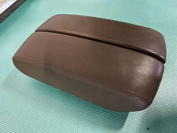 Middenconsole armsteun Audi A8 S8 D4 4H 2013 OEM 4H0863075E image 2