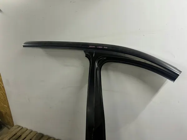 B-Pilari Oikea Kynnys OEM Próg prawy słupek B Caddy 2K4 image 3
