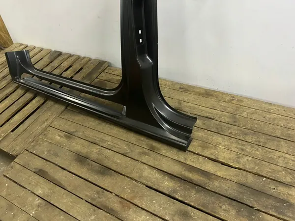 B-Pilari Oikea Kynnys OEM Próg prawy słupek B Caddy 2K4 image 4
