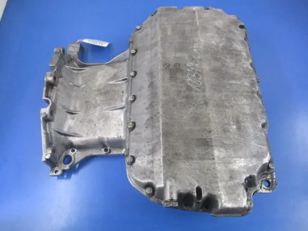 AUDI A6 2.5TDi Oljetank 059103604D 059103603K image 3