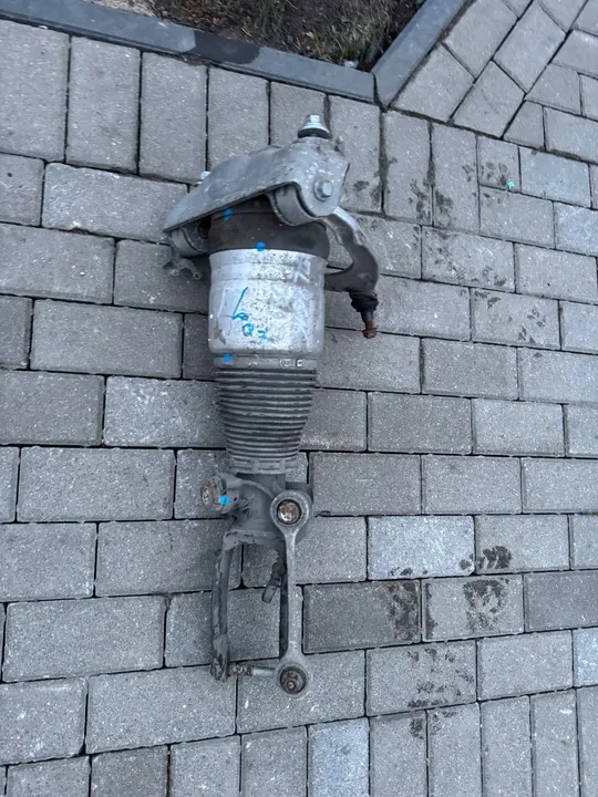 Amortisseur Pneumatique Avant Gauche Audi Q7 4L Lift 7L8616039D image 1