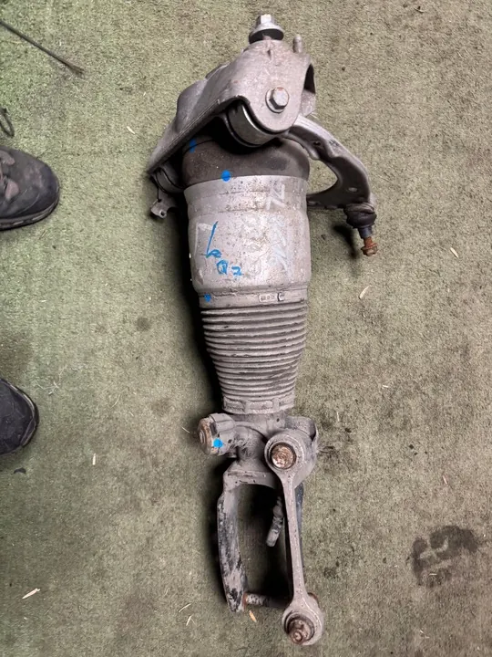 Amortisseur Pneumatique Avant Gauche Audi Q7 4L Lift 7L8616039D image 4