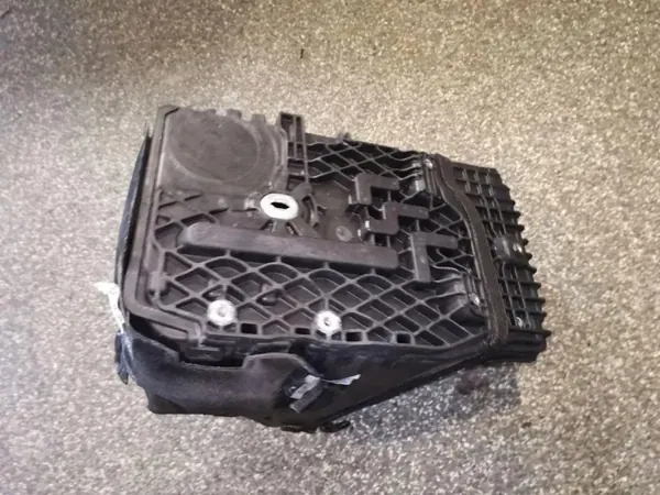 Base batería Land Rover OEM BJ3243687AA - Usado image 3