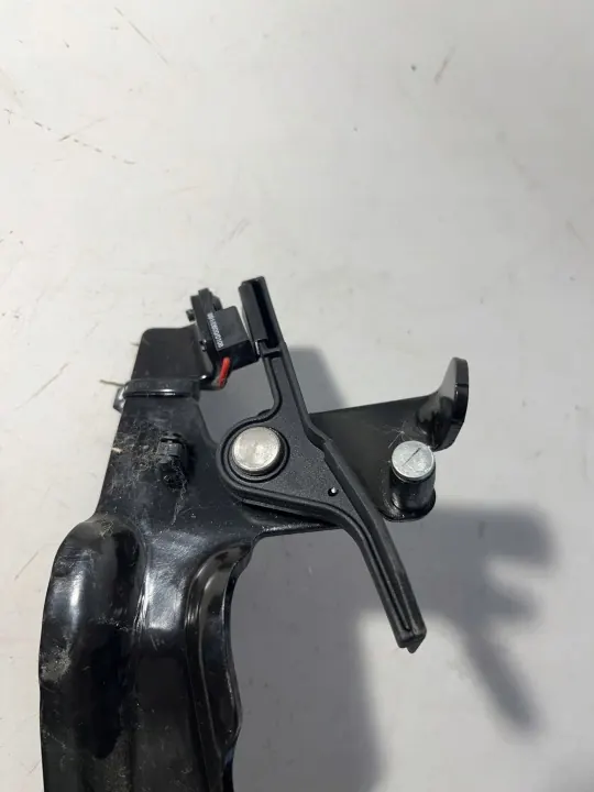 Sensor apertura capó Chevrolet Corvette C8 OEM 9000012302006 image 6