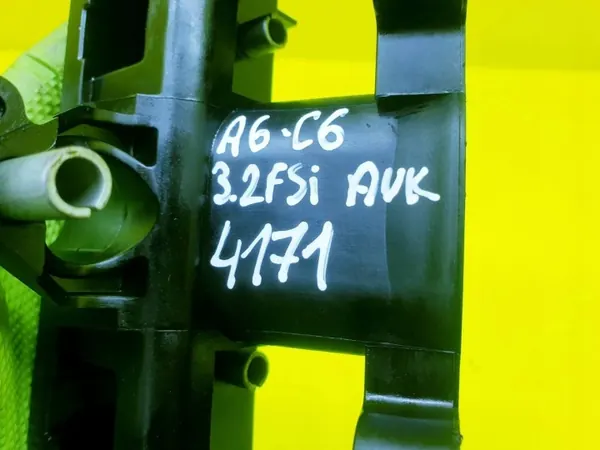 Audi OE 06E133109K Insugsgrenrör - Begagnad image 8