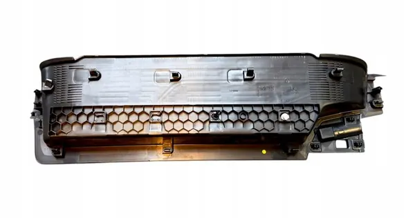 VW Multivan 7T0 T7 2023 Marchepied Gauche Plastique OEM 7t0863735d image 3