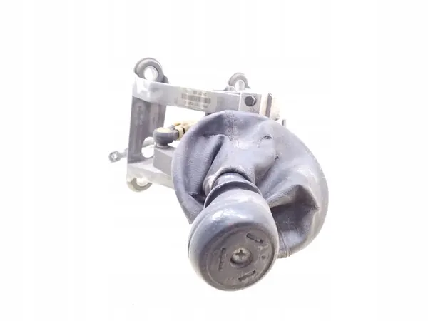 2005 Volkswagen Transporter - Caravelle T5 Gear Shift 7H0711025E image 2