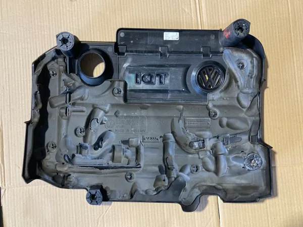 Moottorikansi OEM 03N103925 VW Passat B8 2.0 TDI:lle image 4