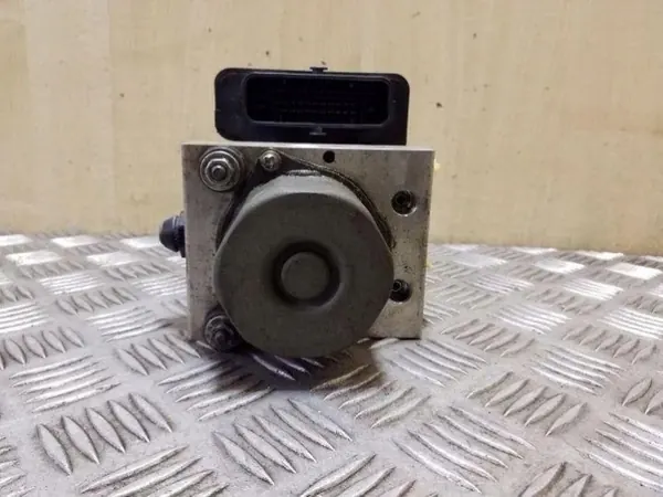 Bomba ABS usada OEM 269537 para Tesla Model S 2014 image 6