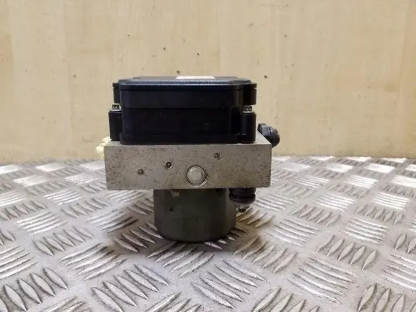 Bomba ABS usada OEM 269537 para Tesla Model S 2014 image 8