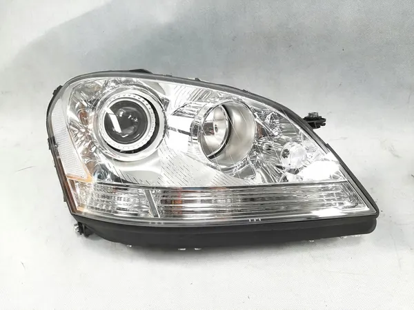 Mercedes ML W164 Koplampen Links Rechts Hella A1648201061 image 2