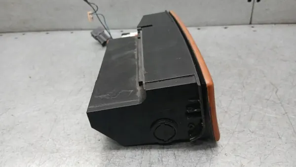 Tuhkakuppi OEM 4E0857951C Audi A8 D3 2002-2009 image 4