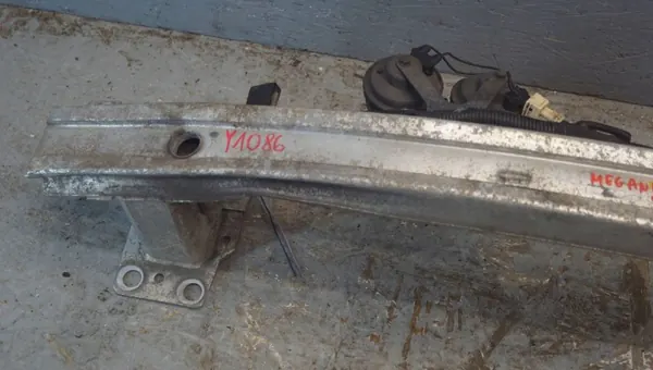 Renault Megane III Voorbumperligger OEM 752100003R image 3
