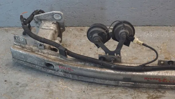 Renault Megane III Voorbumperligger OEM 752100003R image 8