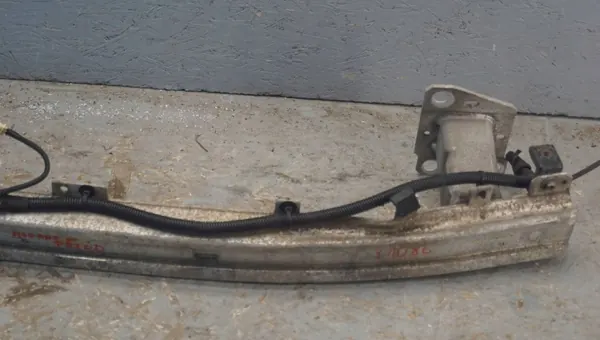 Renault Megane III Voorbumperligger OEM 752100003R image 9
