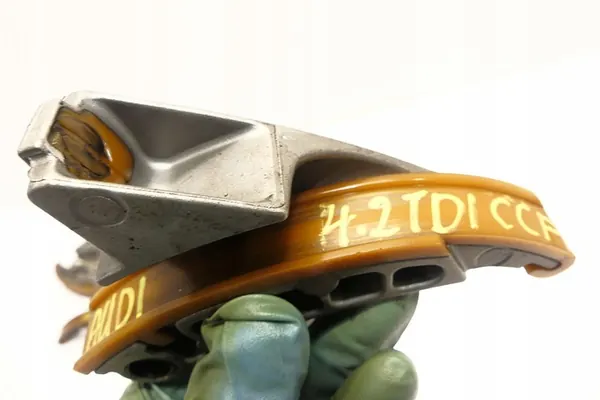 AUDI Q7 4.2 TDI Timing Chain Set OEM image 6