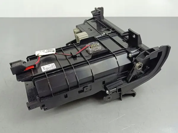 Enchufe AUX Maserati OEM FOB38959 - Usado image 8