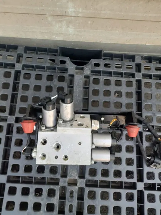 Pompe suspension Dynamic Drive soupapes OEM 6781488 image 2