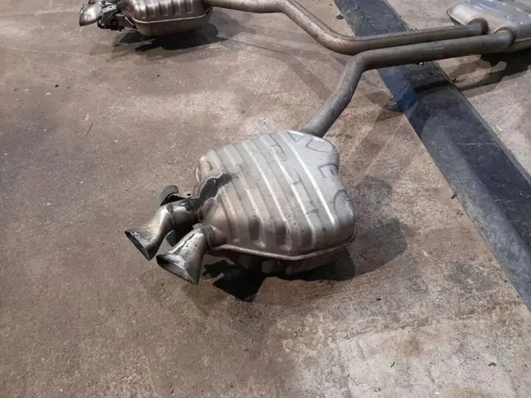 Audi A8 S8 D4 Heck-Schalldämpfer OEM 4H0253078C image 9