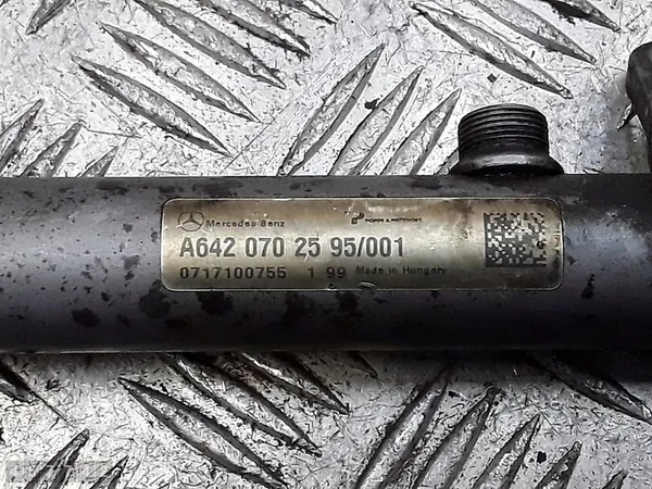Trilho de combustível Mercedes R Class 2007 3000CDI a6420702595001 image 4