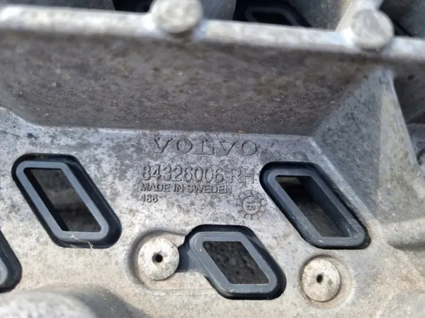 OEM 84326006 Rechte Untere Trittstufe Volvo FH 5 image 10