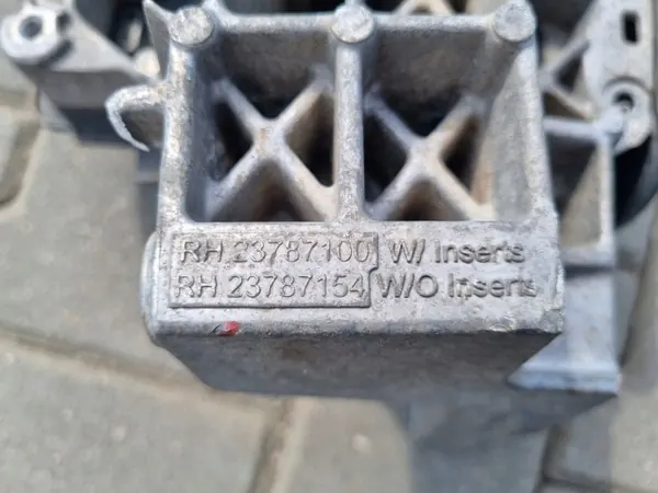 OEM 84326006 Rechte Untere Trittstufe Volvo FH 5 image 9