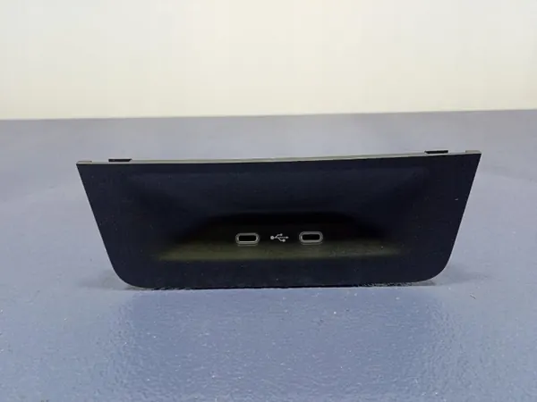 Skoda USB-Ladebuchse OEM 657035700 für Elroq image 2