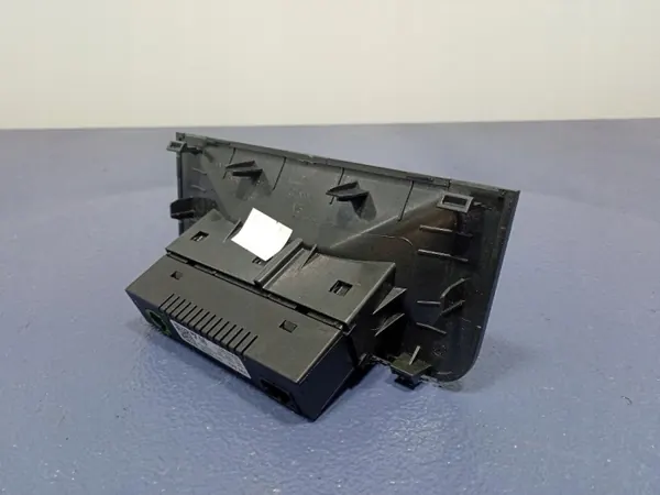 Skoda USB-Ladebuchse OEM 657035700 für Elroq image 4