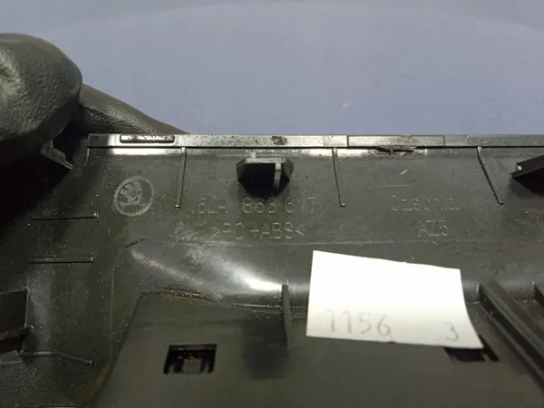 Skoda USB-Ladebuchse OEM 657035700 für Elroq image 5