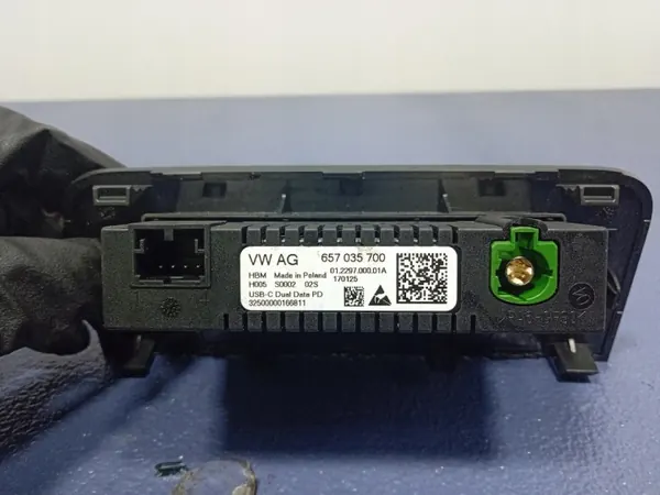 Skoda USB-Ladebuchse OEM 657035700 für Elroq image 6