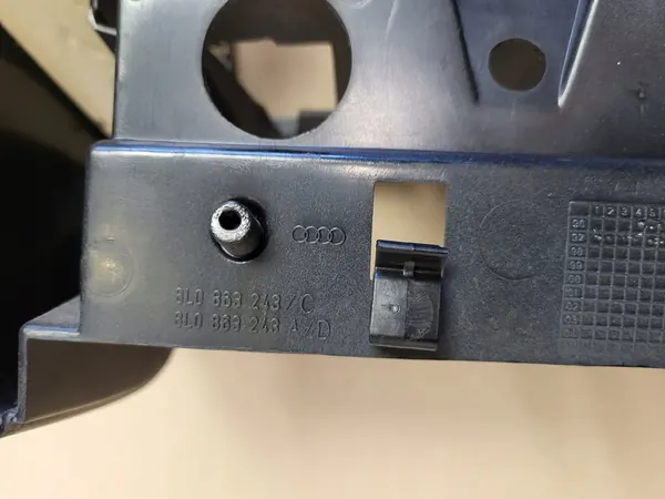 Keskikonsolin paneelin kansi Audi A3 8L OE image 7