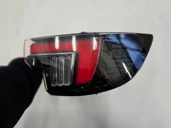 E-MOKKA B II Lámpara trasera derecha guardabarros EUROPA 9833721980 image 2