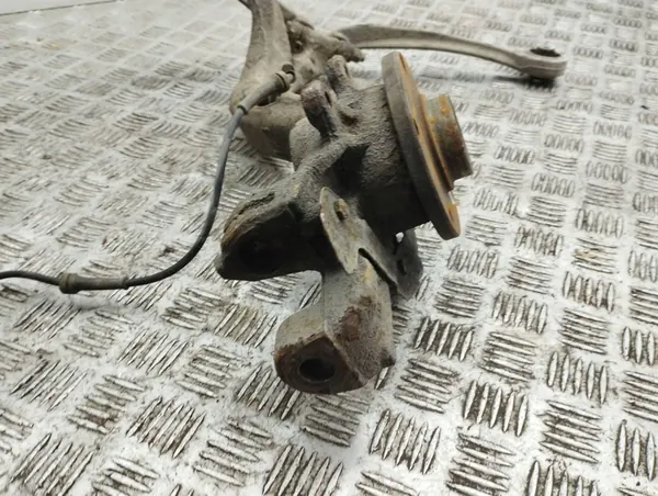 Audi A4 S4 B5 1997 Mozzo ruota anteriore destro OEM 8D0407258S image 8